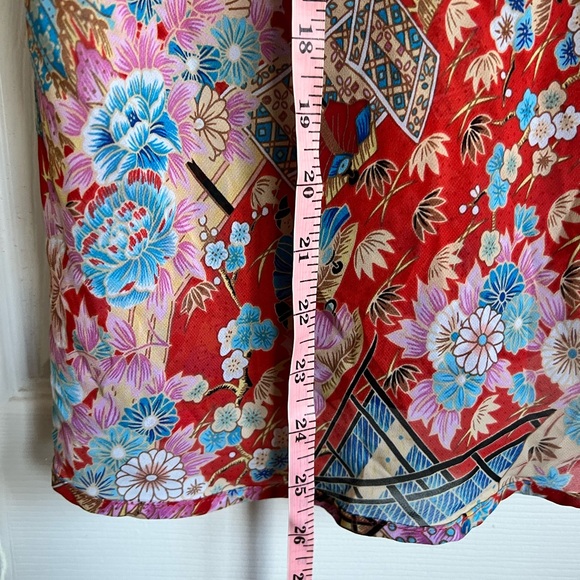 Josie Natori colorful patterned slightly sheer slip and matching robe. - Picture 5 of 9